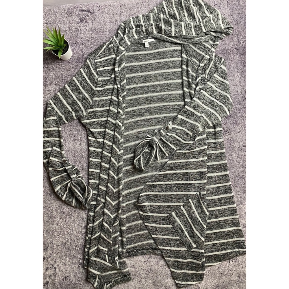 Gray with white stripes cardigan sweater  size L